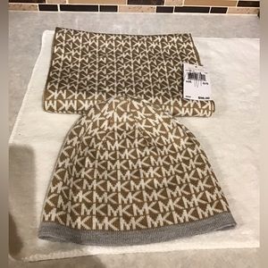 Michael Kors Womens Tan Scarf Hat Glove Gift Set Monogram